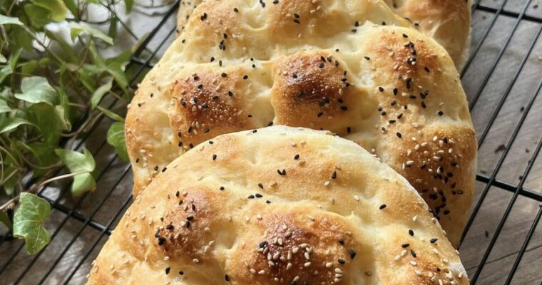 Kleine fluffige Fladenbrote / Pide